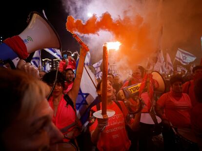Israelis demonstrate during "Day of Resistance", as Prime Minister Benjamin Netanyahu's nationalist coalition government presses on with its contentious judicial overhaul, in Tel Aviv, on March 16, 2023.