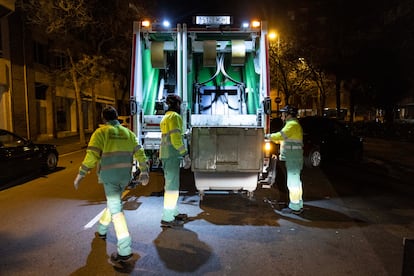 Recogida de basura específica para comercios en la ciudad de Barcelona.