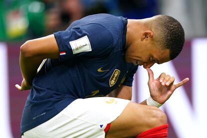 Mbappé celebra el tercer gol de Francia.