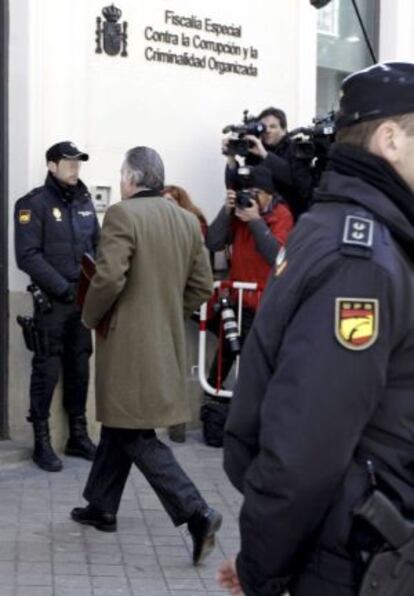 El extesorero del PP Luis Bárcenas llega a la sede de la Fiscalía Anticorrupción para declarar sobre la supuesta contabilidad B del PP
