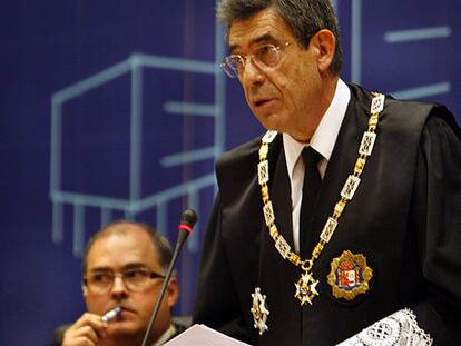 Juan Luis de la Rúa, ayer, en la apertura del año judicial.