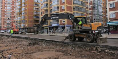 Obras de restauración de la zanja del barrio de Gamonal.