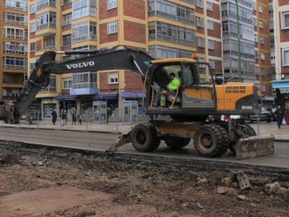 Obras de restauraci&oacute;n de la zanja del barrio de Gamonal.