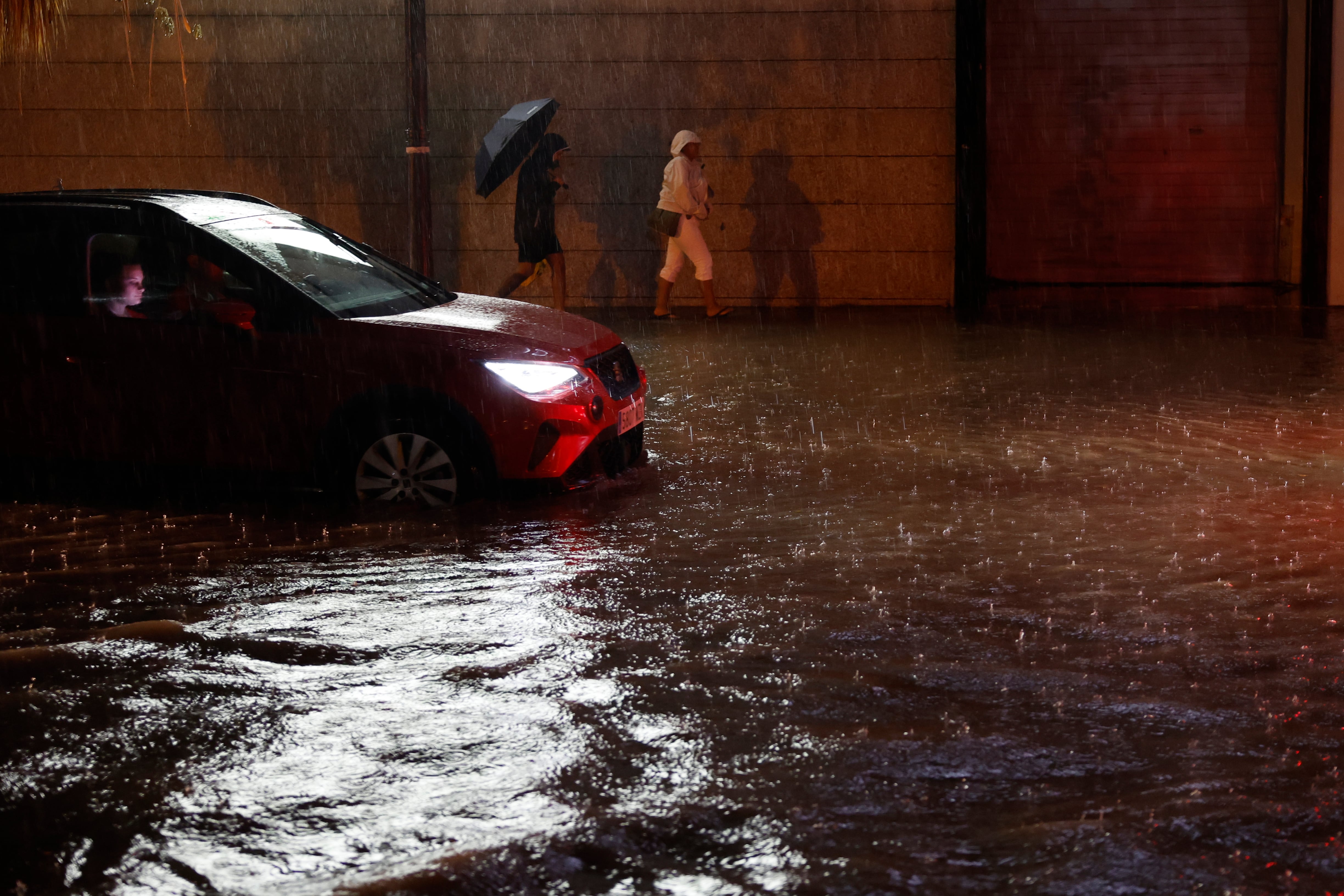 Las lluvias en Valencia descargan la extraordinaria cifra de 70 litros por metro cuadrado solo en media hora