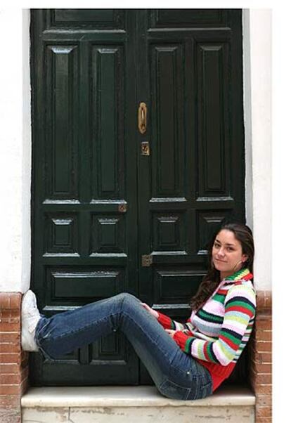 Celia Flores, ayer en una calle de Sevilla.