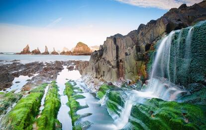 La playa asturiana de La Gueirúa.