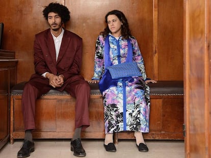Fotograma de la película 'Sofía' con los actores Mohamed Bousbaa y Maha Alemi, que interpretan a Omar y Sofía.