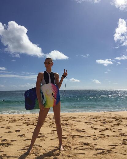 La modelo Karlie Kloss ha pasado unos días en la playa en California antes de regresar a Nueva York.