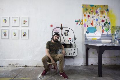 El artista plástico José Arturo Lugón en su estudio de Barranco, al que llegó en 2009 desde Surco (Lima).