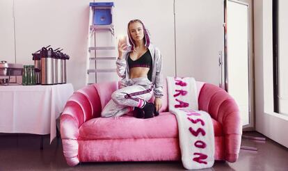 La cantante Zara Larsson lanza una colecci&oacute;n en colaboraci&oacute;n con H&amp;M.