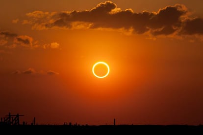 Eclipse solar anular captado sobre el cielo de Nuevo M&eacute;xico (EE UU) el 20 de mayo de 2012.