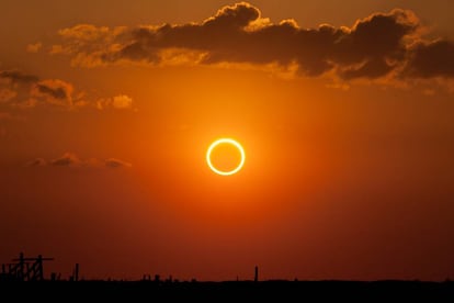 Eclipse solar anular captado sobre el cielo de Nuevo México (EE UU) el 20 de mayo de 2012.