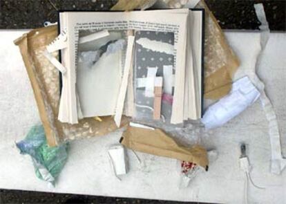 El paquete bomba recibido ayer en la sede de Iberia en Fiumicino, tras ser desactivado.