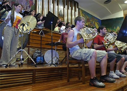 La Joven Orquesta ayer durante el ensayo general en la sede de la Sinfónica de Euskadi.