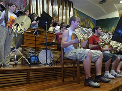 La Joven Orquesta ayer durante el ensayo general en la sede de la Sinfónica de Euskadi.