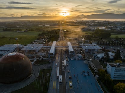 Vista aérea del nuevo museo del CERN, en las afueras de la ciudad suiza de Ginebra.