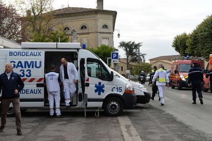 Los equipos de rescate de Puisseguin se movilizan para participar en las labores de rescate en la zona del suceso, cerca de Libourne.