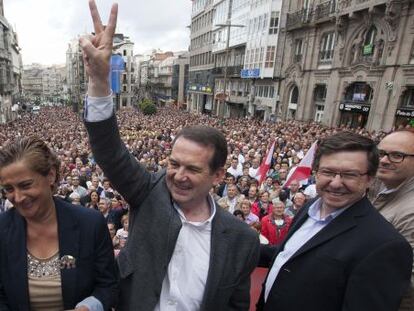 El alcade de Vigo con parte de su gobierno