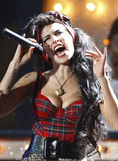 Amy Winehouse, en una actuación.