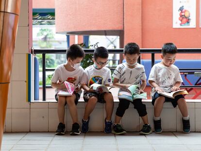 Alumnos de una escuela de Wuhan el 1 de septiembre.