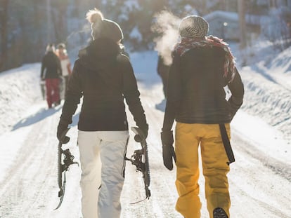 Estos conjuntos de ropa interior térmica, para hombre y mujer, son perfectos para ir a esquiar.