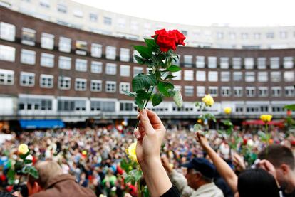 Bautizada como la marcha de las rosas, la flor ha sido el elemento predominante esta tarde en Noruega. Las había blancas, rojas y también alguna amarilla.