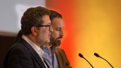 Rueda de prensa en Sevilla del presidente de Vox, Santiago Abascal, y el candidato a la presidencia de la Junta, Francisco Serrano.