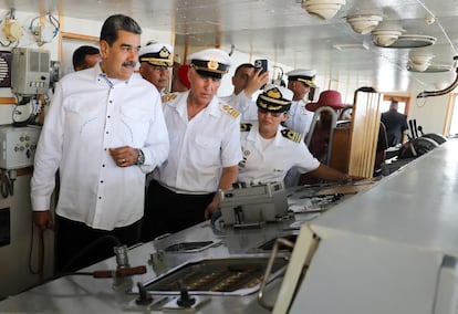 Nicolás Maduro visita un buque ruso, el pasado domingo en La Guaira