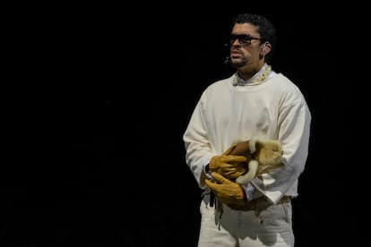 Bad Bunny, el 20 de septiembre de 2025 durante la última actuación de su residencia de conciertos en Puerto Rico.