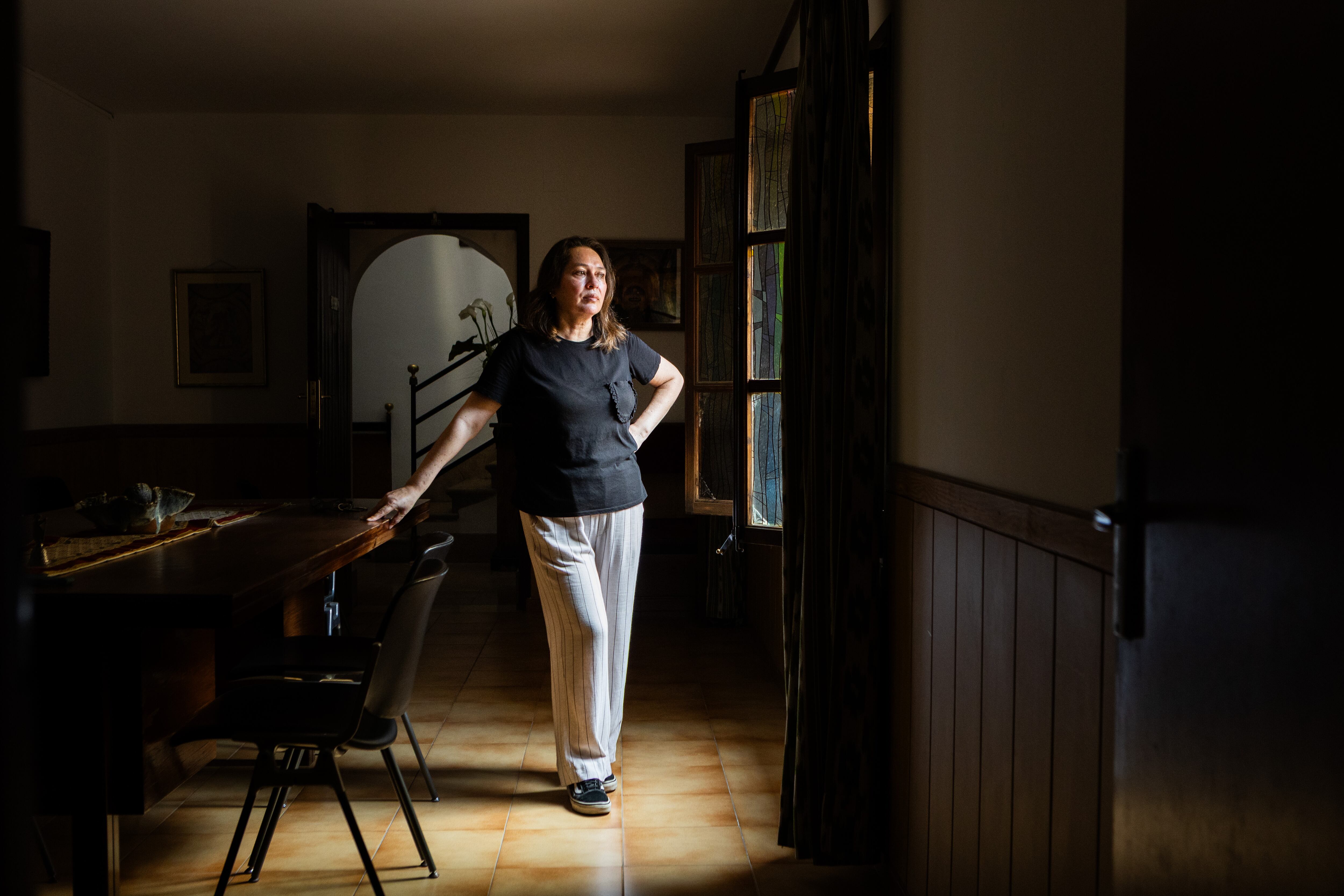 Sofía Moscoso, en el interior de la Parroquia de San Sebastián (Palma de Mallorca), donde se encuentra su domicilio, el 17 de julio. 