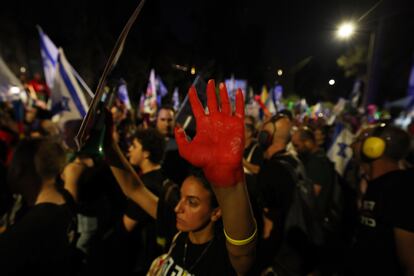 Manifestación de israelíes contra Netanyahu ante la residencia del primer ministro en Jerusalén.