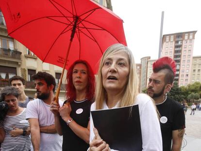 Conxa Borrell y Sabrina Sánchez, dos de las responsables del sindicato Otras, en Barcelona en agosto. 