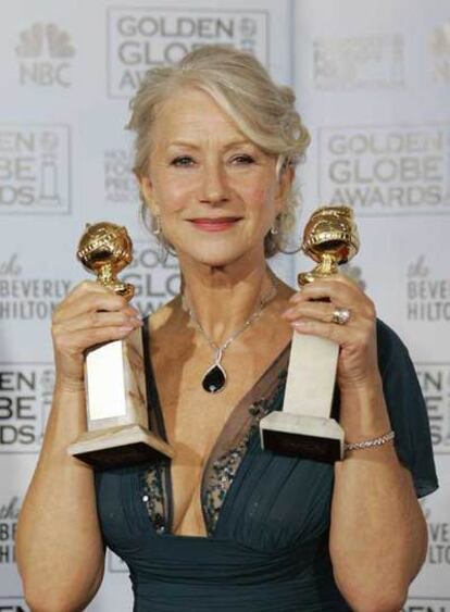 La actriz británica Hellen Mirren ha sido la gran triunfadora de la noche de los Globos de Oro por la película <i>The Queen</i> y la serie de televisión <i>Elisabeth I</i>.