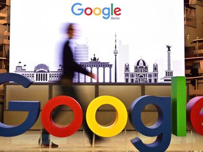 Logo de Google en sus nuevas oficinas de Berlín.