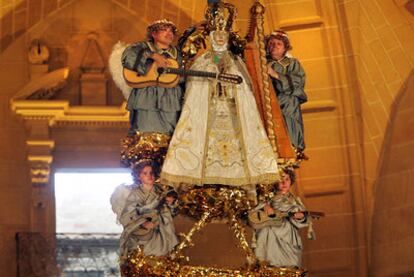 Presentacin de la segunda parte del Misteri conocida como la Festa ayer en Elche. Momento de la coronacin de la virgen.