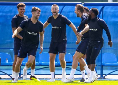 Los jugadores de Inglaterra en el entrenamiento de este viernes.