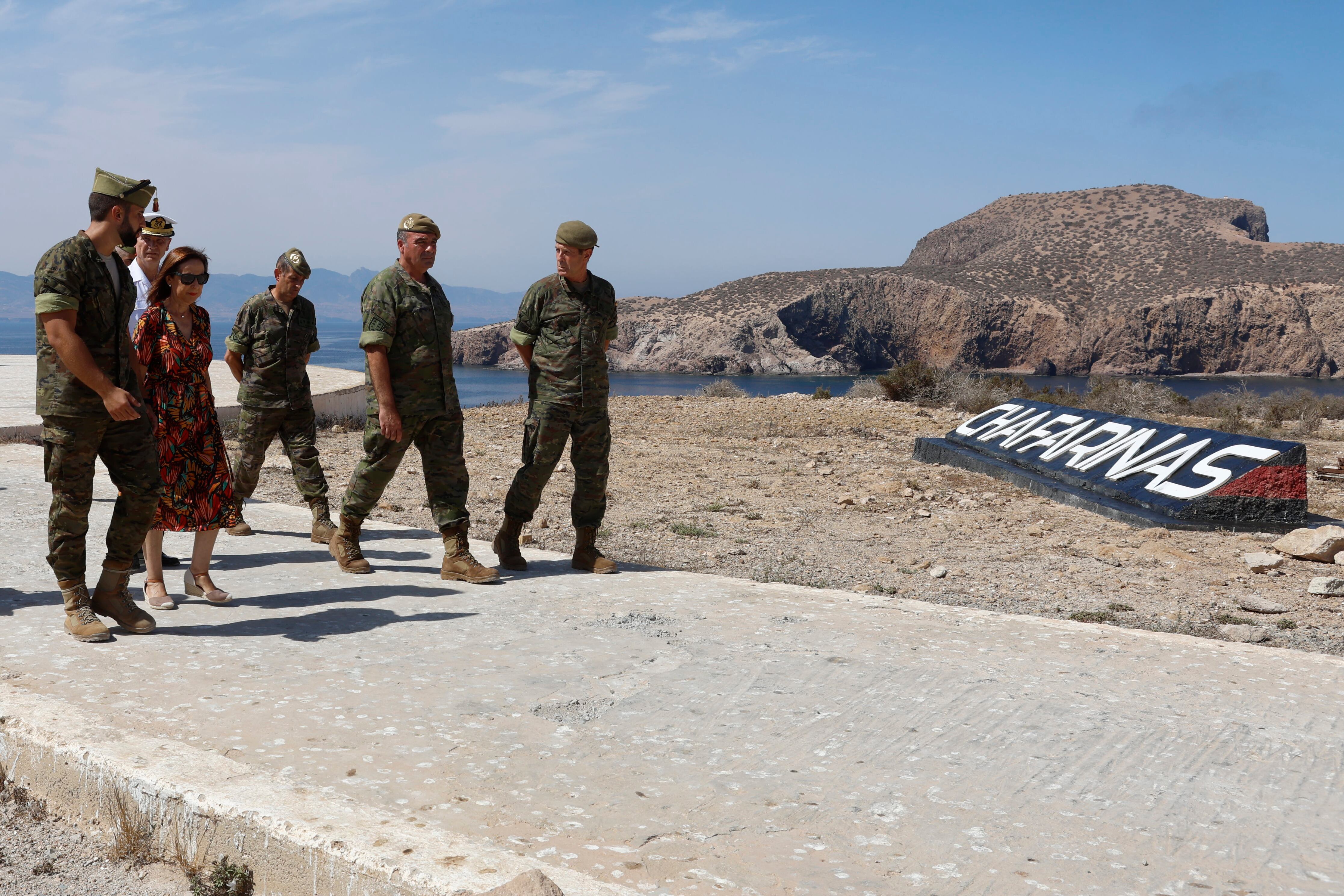 Robles concluye en las islas Chafarinas su minigira por los islotes frente a Marruecos 