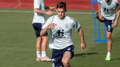 El defensa Diego Llorente durante un entrenamiento de la selección española en la Ciudad del Fútbol de Las Rozas (Madrid), el 31 de mayo.