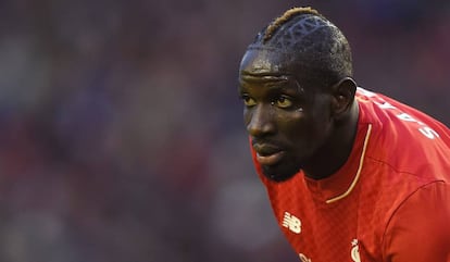 Mamadou Sakho durante un partido con el Liverpool.