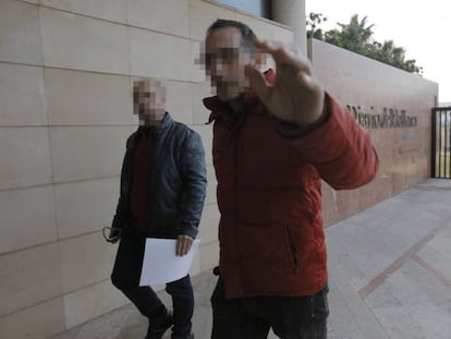 Agentes de policía llegan al 'Diario de Mallorca'.