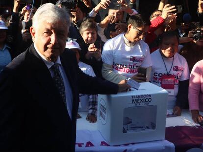 El presidente electo de M&eacute;xico, Andr&eacute;s Manuel L&oacute;pez Obrador, el pasado jueves durante su participaci&oacute;n en la consulta sobre el Nuevo Aeropuerto Internacional de M&eacute;xico.