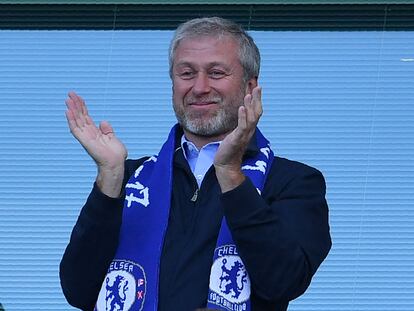 Abramovich asiste a un partido en Stanford Bridge, en 2017.