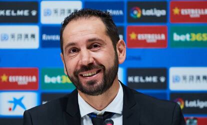 Machín, en la seva presentació al RCDE Stadium.