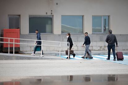 Llegada al puerto de Tarifa del primer ferri procedente de Tánger tras el restablecimiento del tránsito de viajeros.