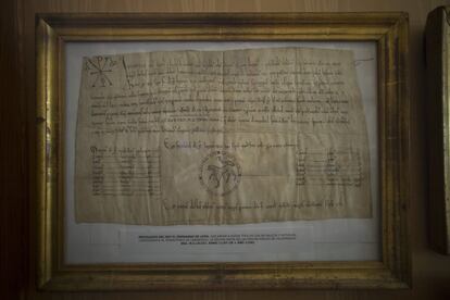 El privilegio del Rey Fernando de León al Monasterio de Carracedo es el documento más antiguo, fechado en 1159.
