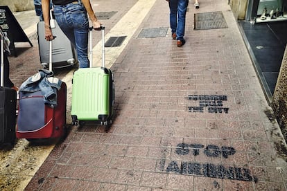 Anti-Airbnb graffiti in Palma de Mallorca.