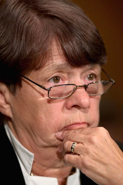 Mary Jo White (1947) - Presidenta de la Comisin Nacional de Valores de Estados Unidos (SEC). Antes de ostentar su actual cargo, fue fiscal de Manhattan durante una dcada y encabez investigaciones contra delitos financieros, de fraude bancario y terroristas, entre ellos los casos de los atentados del World Trade Center en 1993. Times la considera una de las juristas ms influyentes de la actualidad.