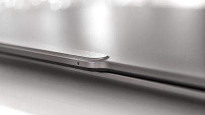 Apertura del Lenovo ThinkPad X9 14 Aura Edition