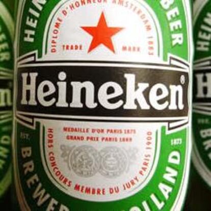 Varias botellas de Heineken