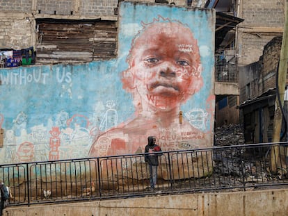 Mural de un niño en una de las calles de Mathare, en Nairobi, Kenia.